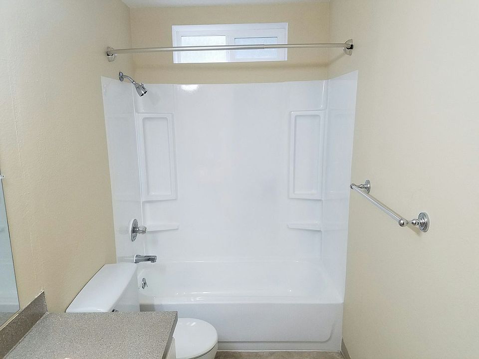 1st image of 16927 NE Glisan St #16929
