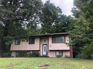 21 Raker Rd, Poughkeepsie, NY 12603