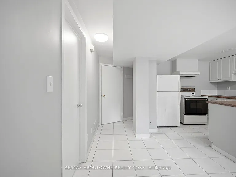 203 Nelson St #3 — Photo 4