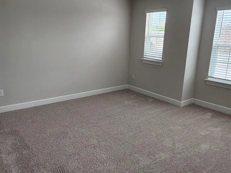 1411 Butler Ave — Photo 14