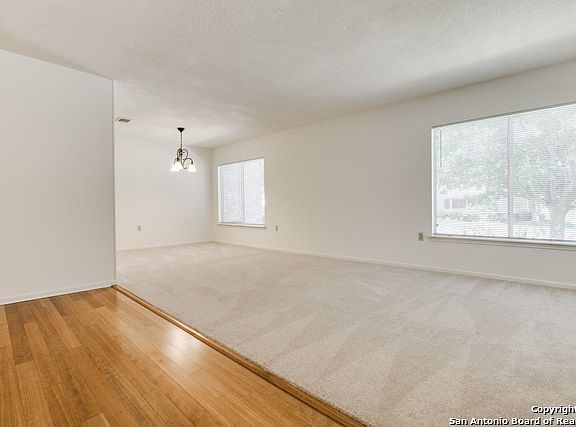 3rd image of 16503 Fox Den