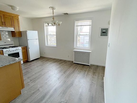 3rd image of 1338 Union Ave APT 2