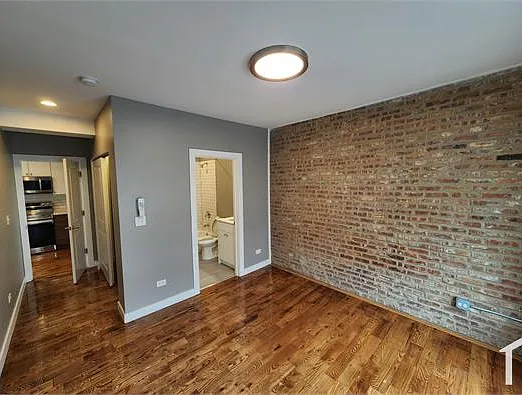 4520 S Drexel Blvd — Photo 5