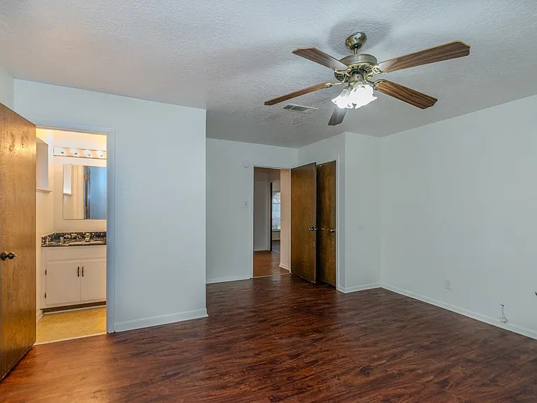 450 Norvell St — Photo 10