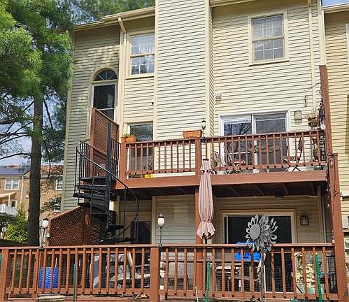 3rd image of 1943 Hickory Hill Ln