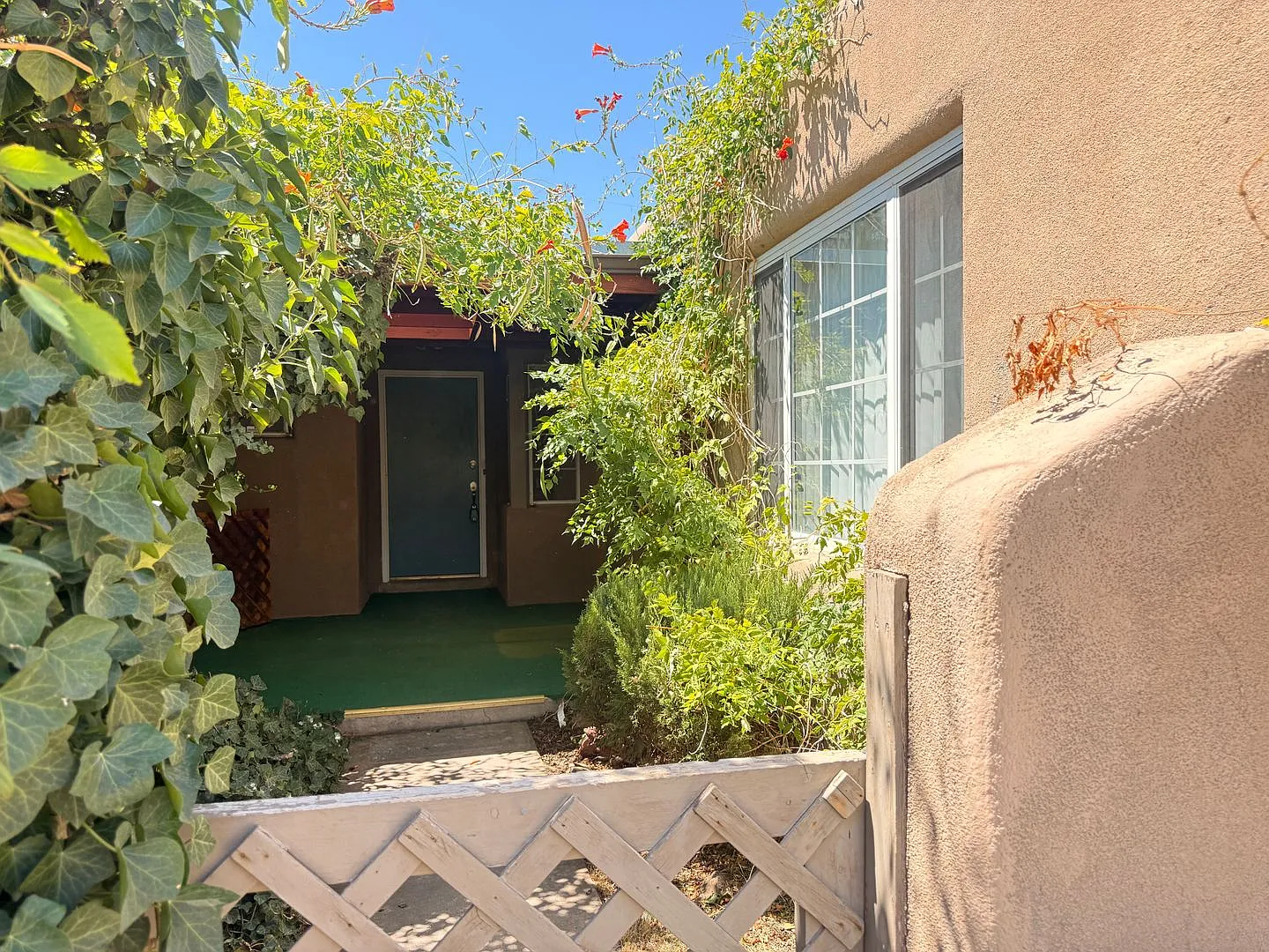 Northeast Heights Garden Home! — Photo 3