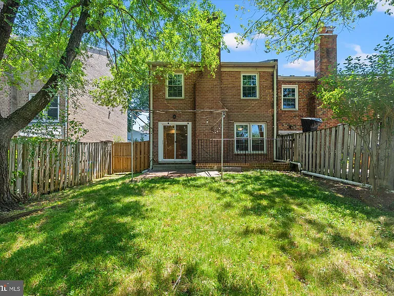 1026 N Pelham St — Photo 34
