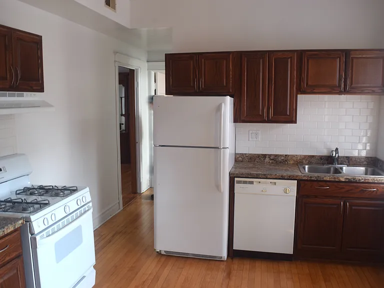 2208 N Spaulding Ave #2 — Photo 4