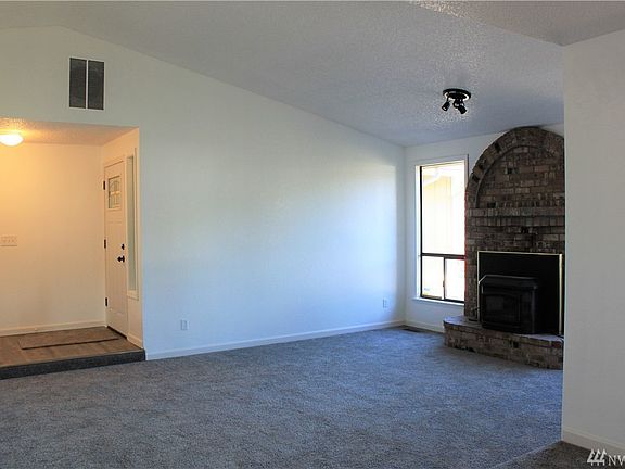 2nd image of 13620 21st Ave S
