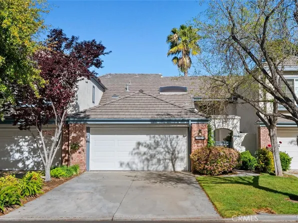 24640 Brighton Dr Unit B, Santa Clarita, CA 91355