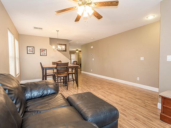 4th image of 202 Kings Canyon Ct