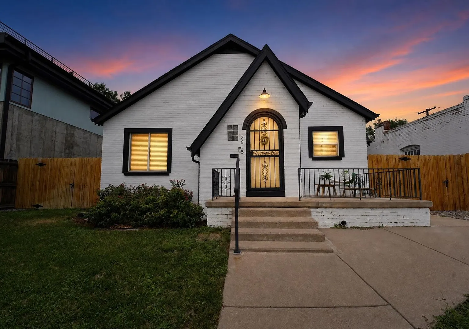 Spacious 4BR House in Denver — Photo 1