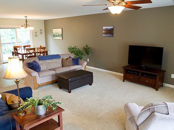 5th image of 10883 Emerald Ct