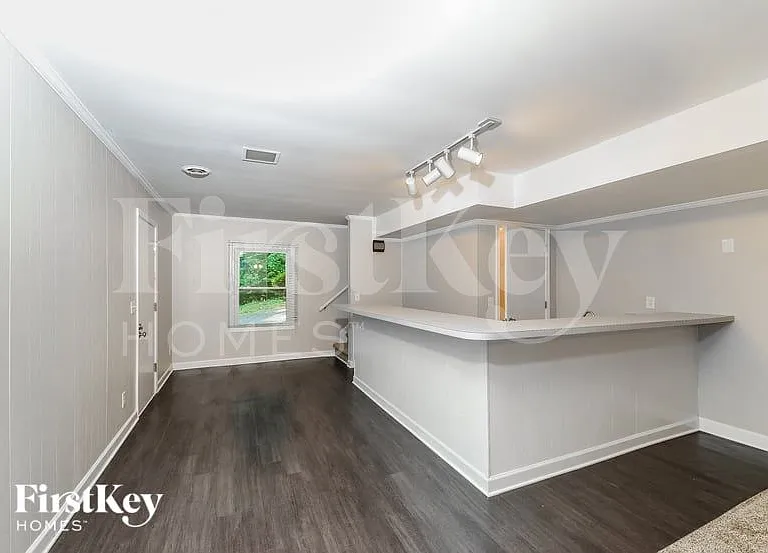 4609 Oakcliffe Rd — Photo 7