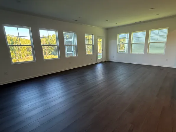 1009 Yellow Leaf Ln, Durham, NC 27703