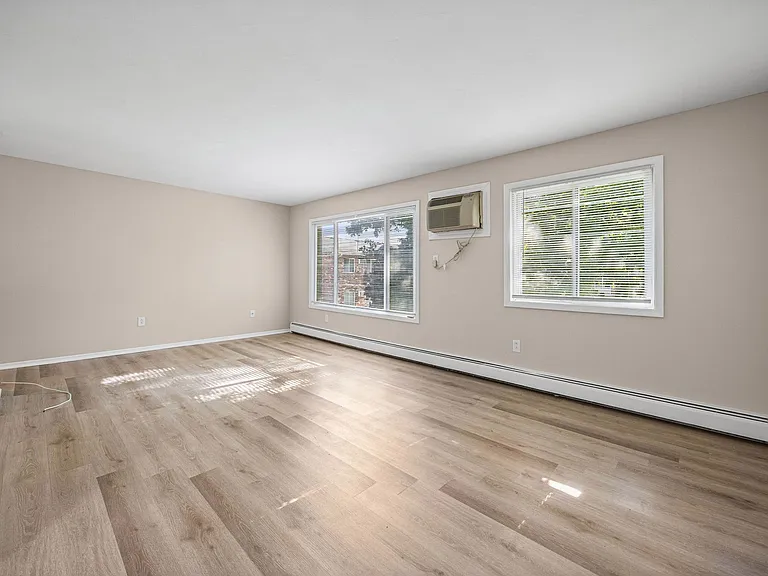 721 Cedarwood — Photo 7