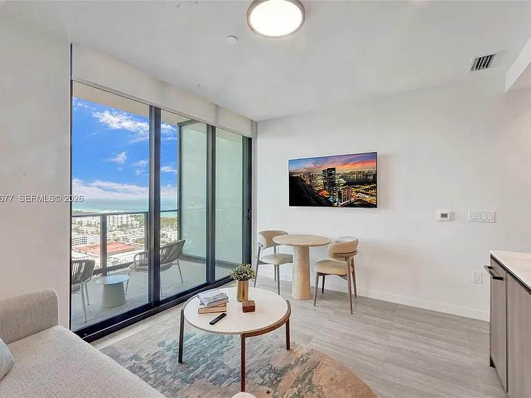 580 72nd St #Penthouse 13 — Photo 4