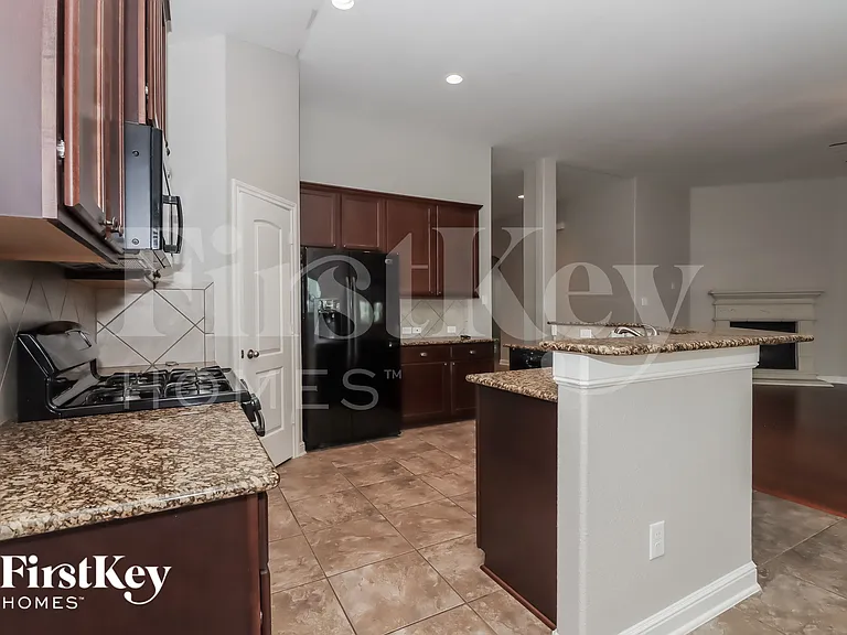 15007 Appian Oak St — Photo 7