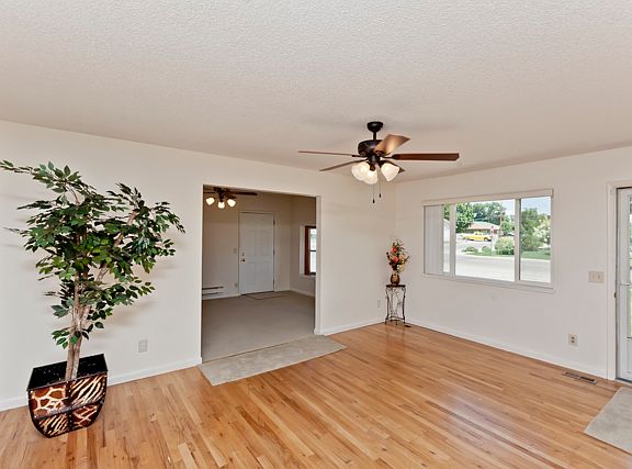2nd image of 571 McMullin Dr