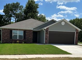 2871 W Emil Dr, Fayetteville, AR 72704
