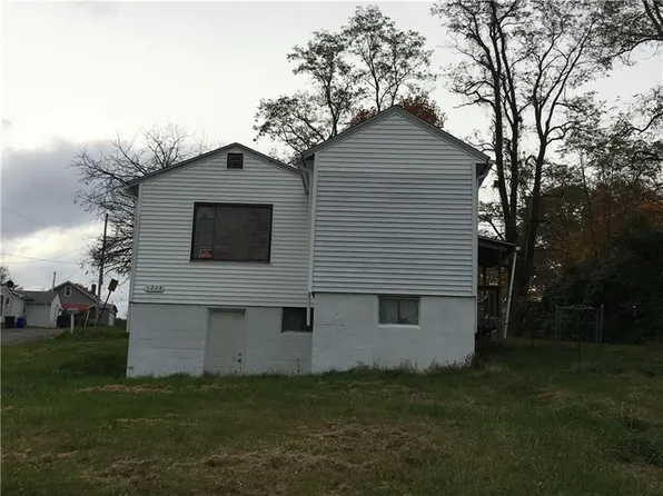 1228 Center Rd, Monaca, PA 15061