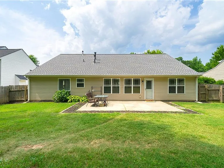 615 Hemlock Ct — Photo 31