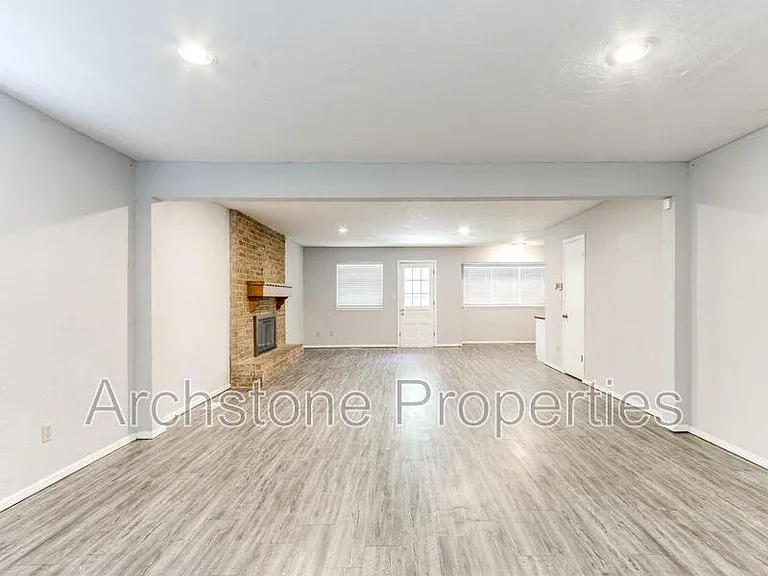 2524 Boxwood Ave — Photo 7