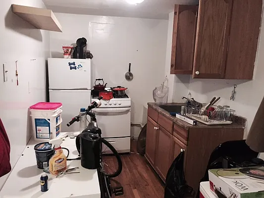 Rented by Premier Metro Realty Corp | media 8