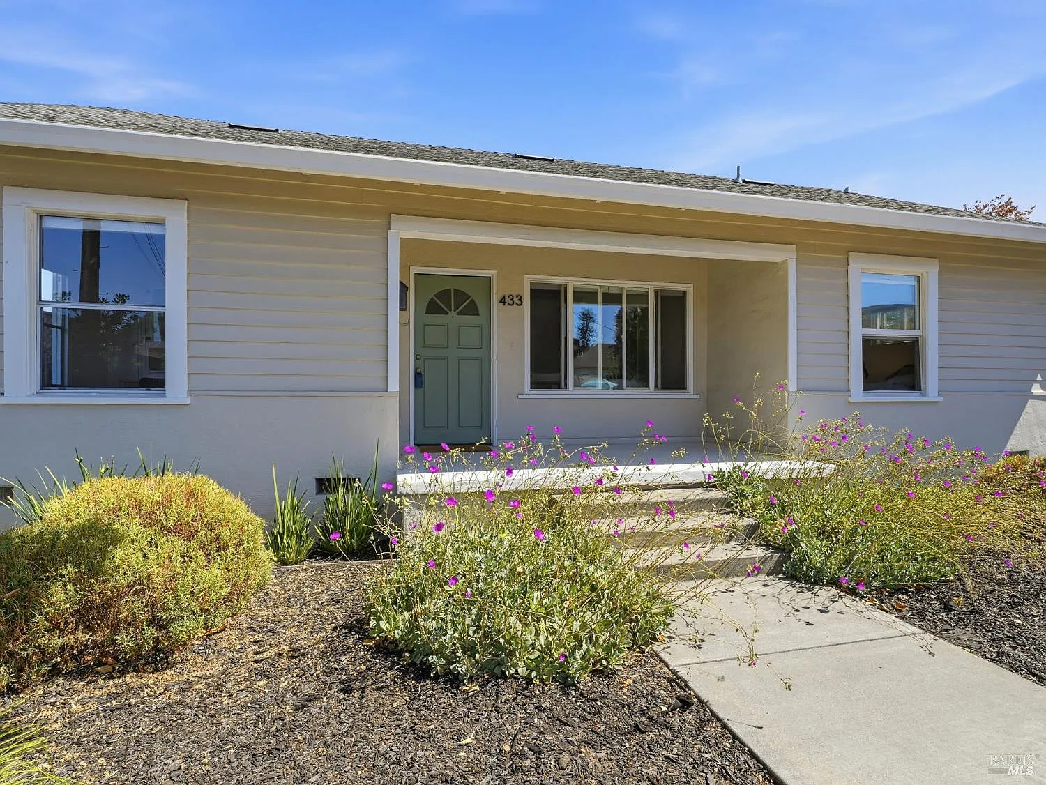 433 Lincoln Street - Photo 3
