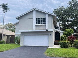 4104 N 49th Ave, Hollywood, FL 33021
