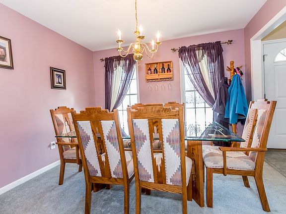 4th image of 53 Wallflower Dr
