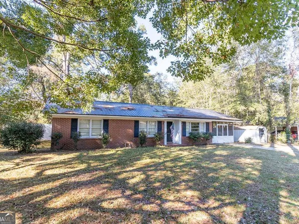 161 Groveland St, Jesup, GA 31545