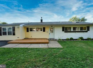 153 Idlewild Rd, Levittown, PA 19057