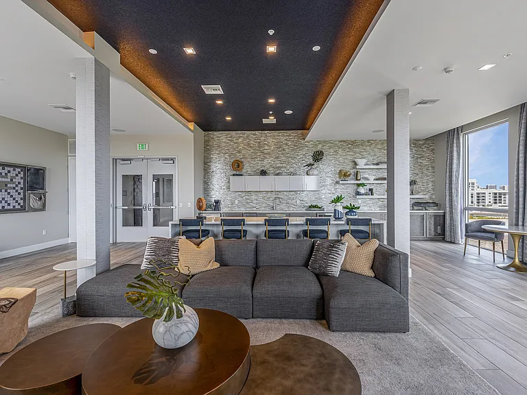 Riverhouse at 11th Apartments — Photo 24