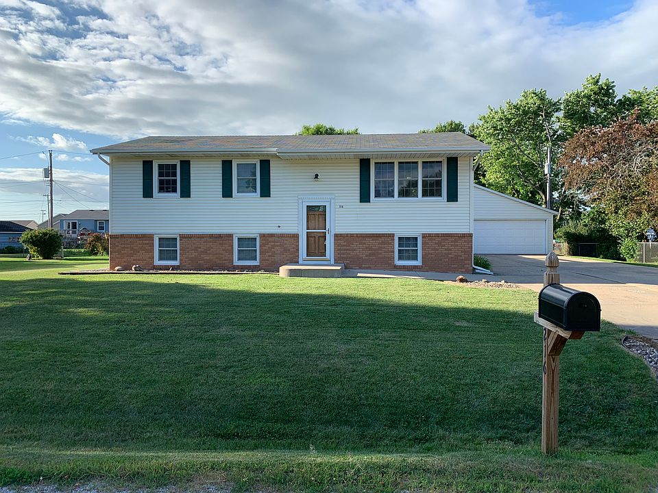 1st image of 216 E Parkway Dr