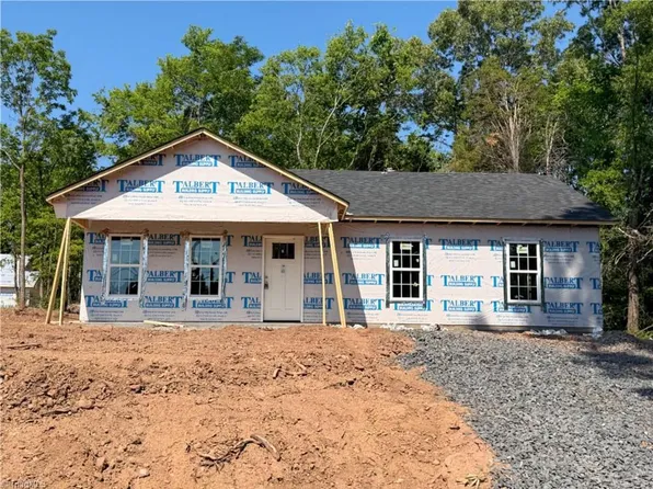 309 Price St, Eden, NC 27288