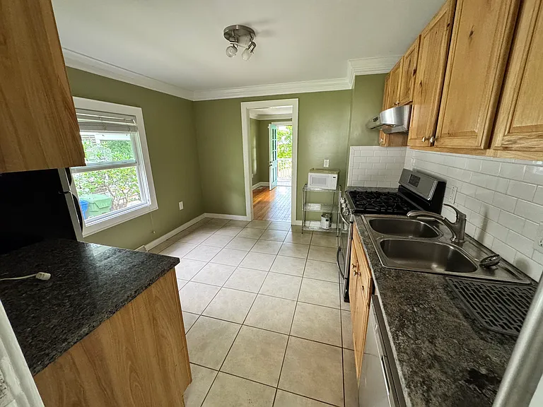 102 Middlemont Ave — Photo 6