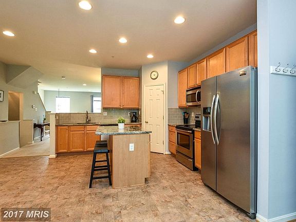 Grab a bite at the kitchen island