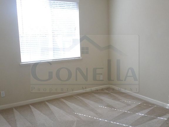 5th image of 4690 Hutchinson Ln