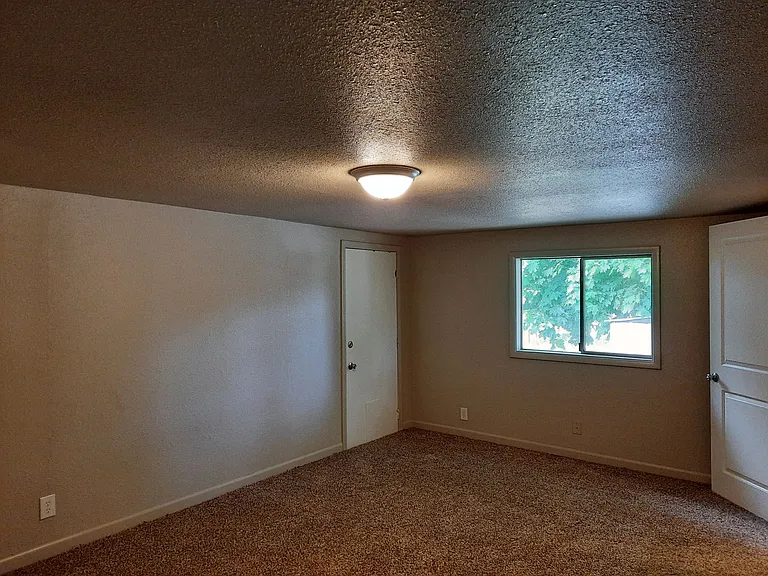 EN0064 James St Duplex- 2 Units — Photo 14