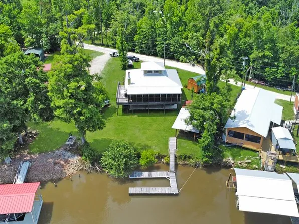 354 Red Bull Island Dr, Wewahitchka, FL 32465