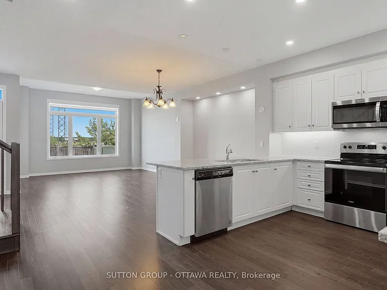 196 Jardiniere St — Photo 3