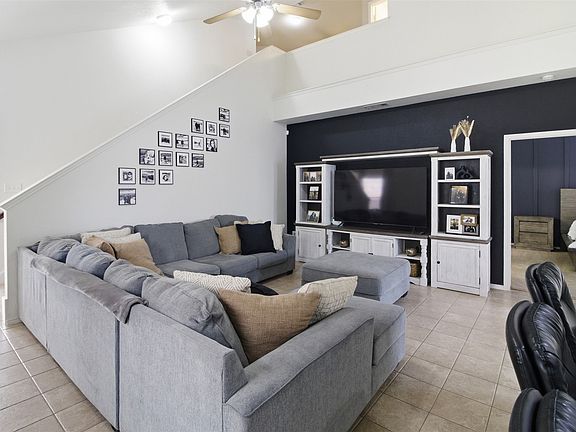 5th image of 4105 Tiburon St
