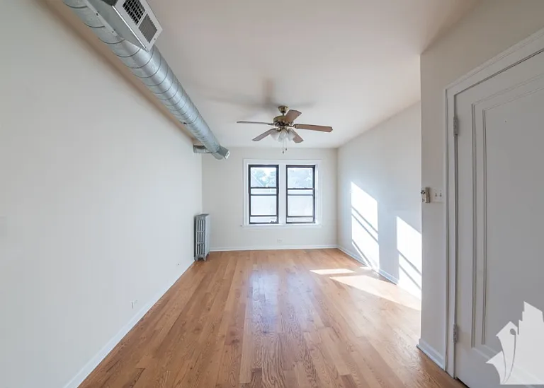 3323 N Lakewood Ave #3 — Photo 5