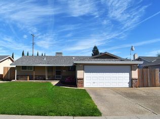 8805 Halverson Dr, Elk Grove, CA 95624