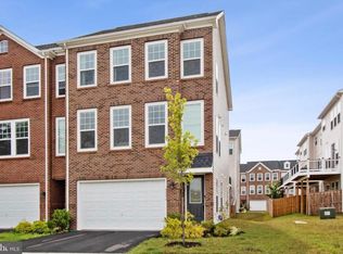 42275 Lancaster Woods Sq, Chantilly, VA 20152