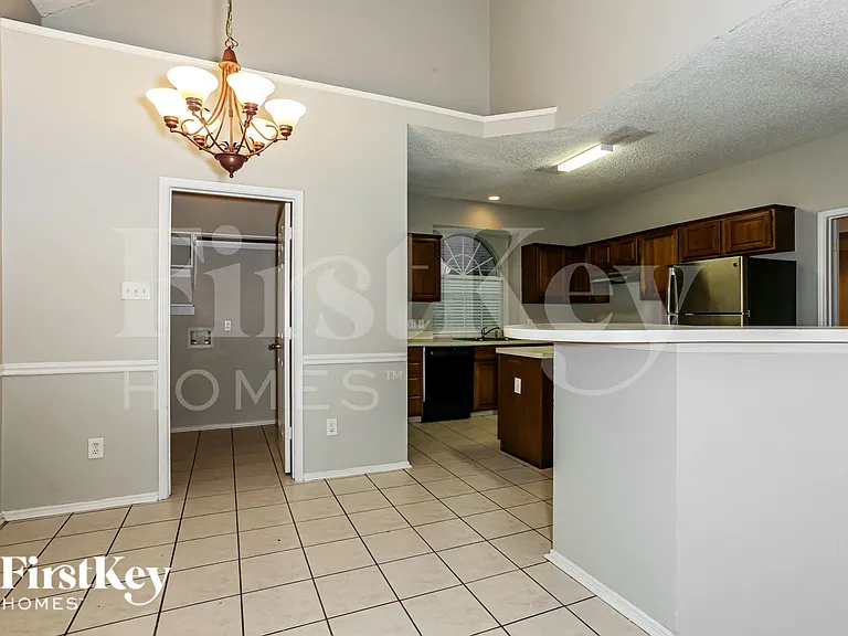 2329 Bent Brook Dr — Photo 5