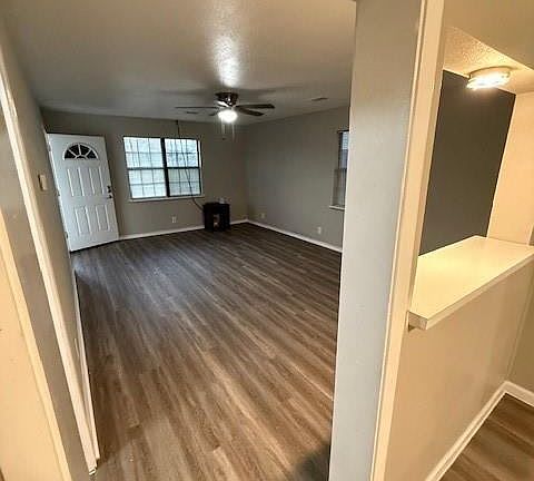 5th image of 249 W Oak Lee Dr