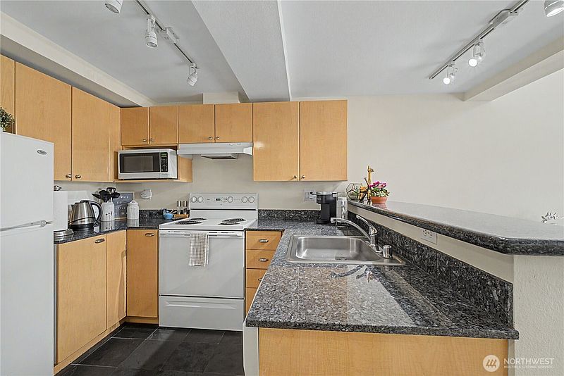 5th image of 425 Vine Street #701