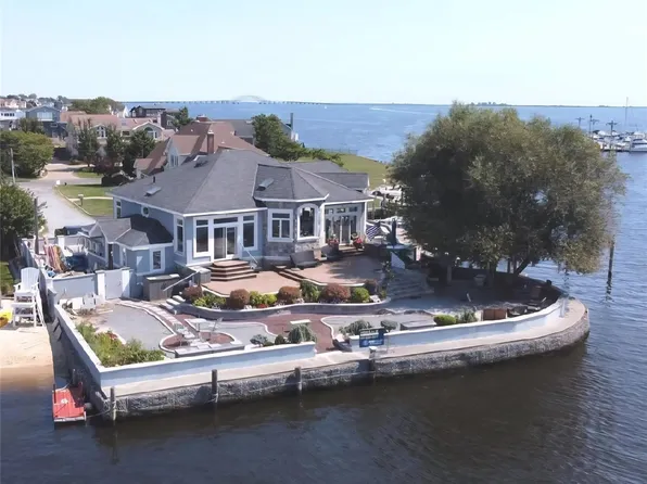 238 W Islip Road, West Islip, NY 11795